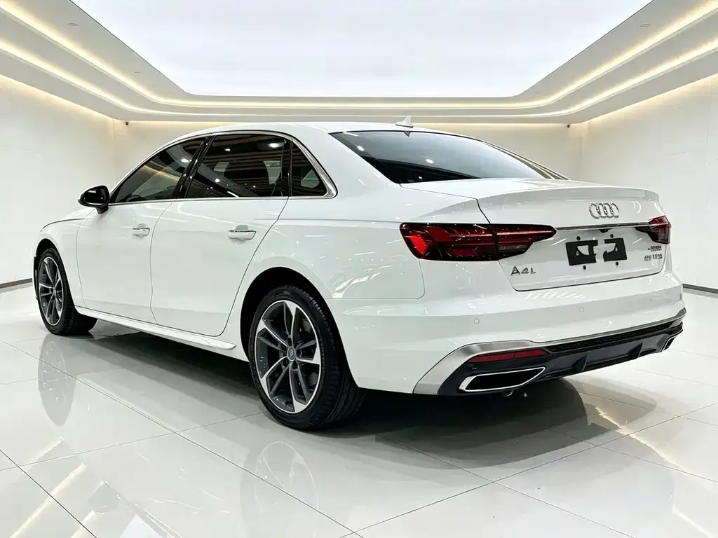 Audi A4L — фото 10
