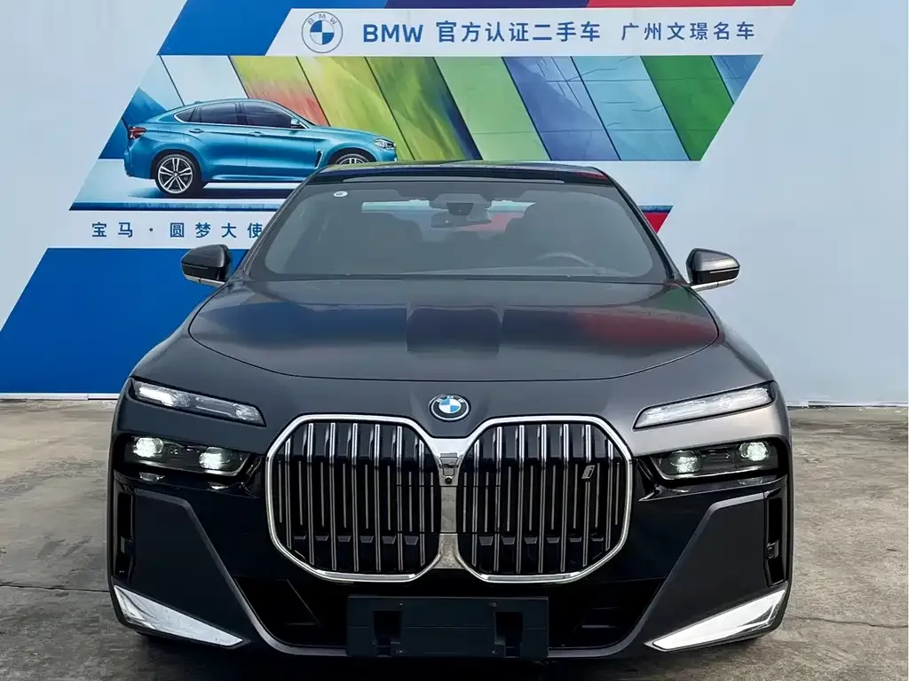 BMW i7 — фото 7