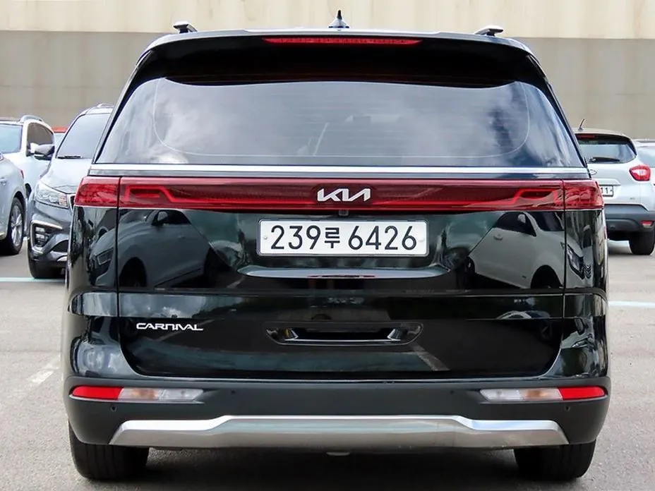 Kia Carnival — фото 4