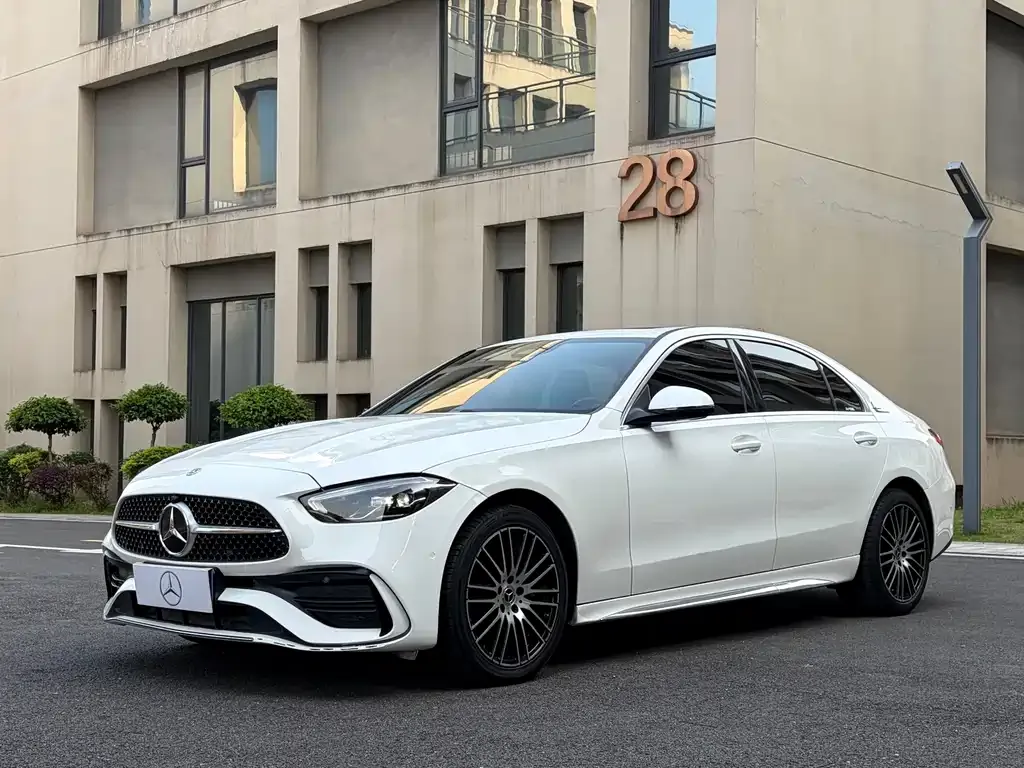Mercedes-Benz C-Class — фото 1