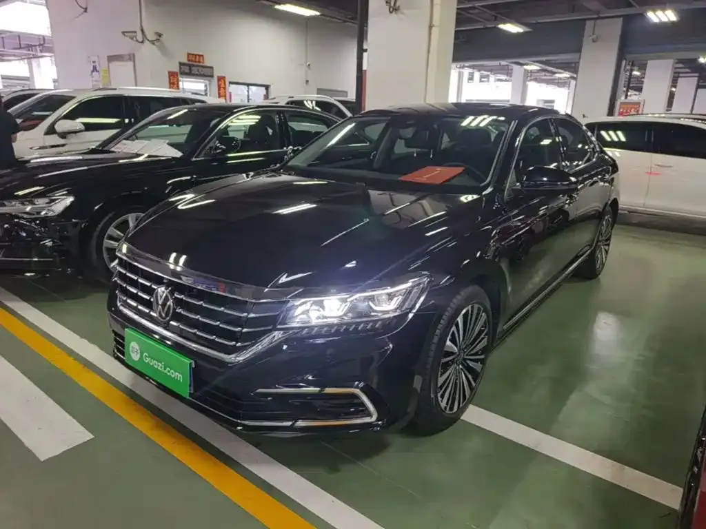 Volkswagen Passat — фото 1