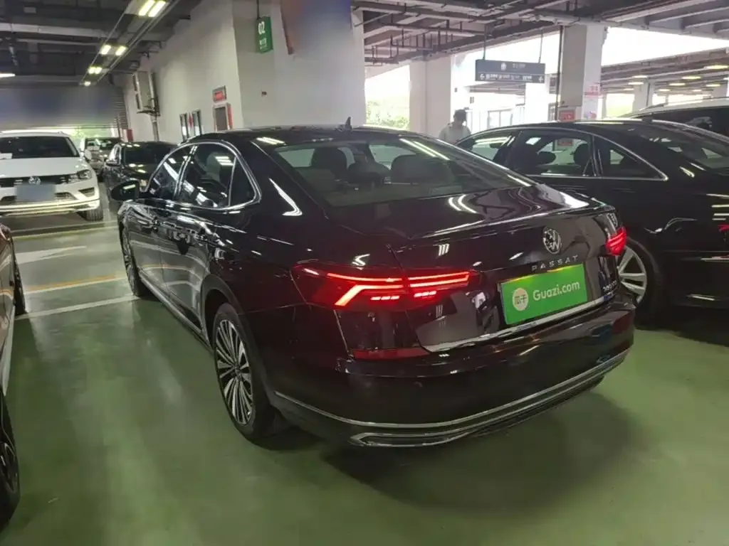 Volkswagen Passat — фото 10