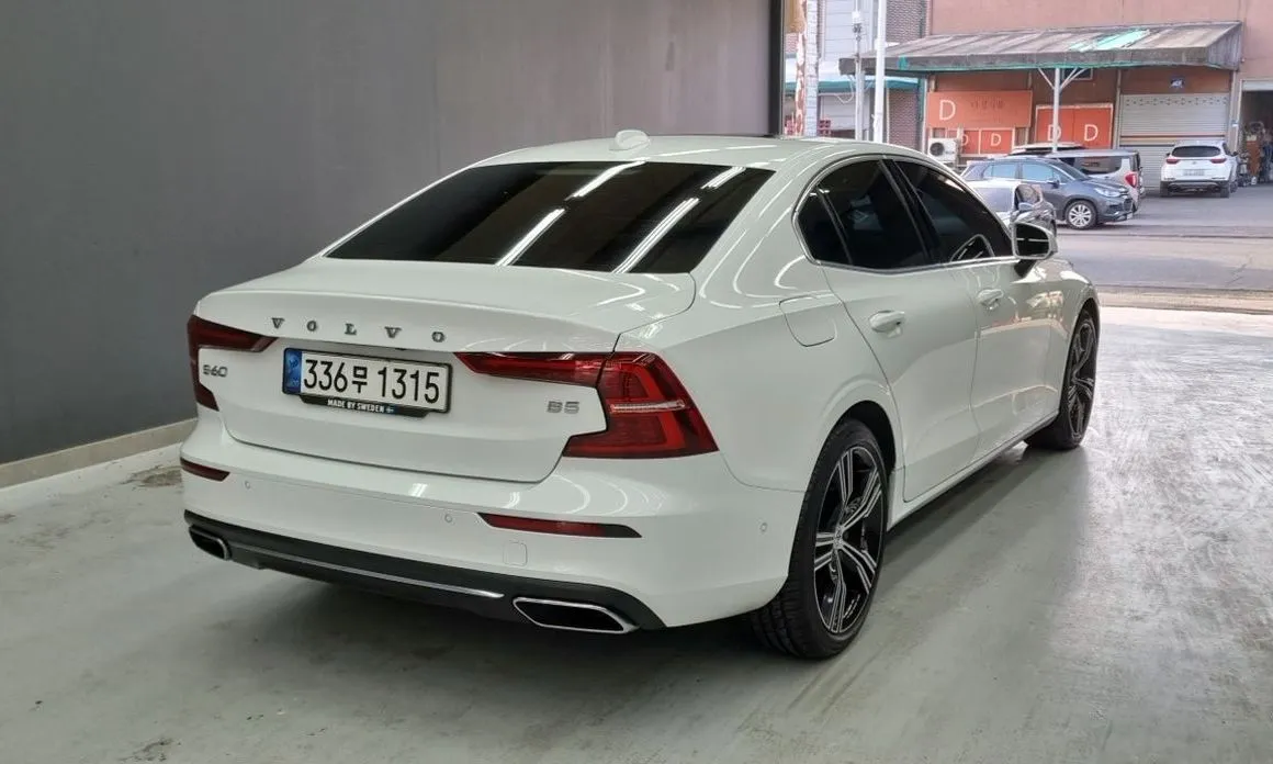 Volvo S60 — фото 10