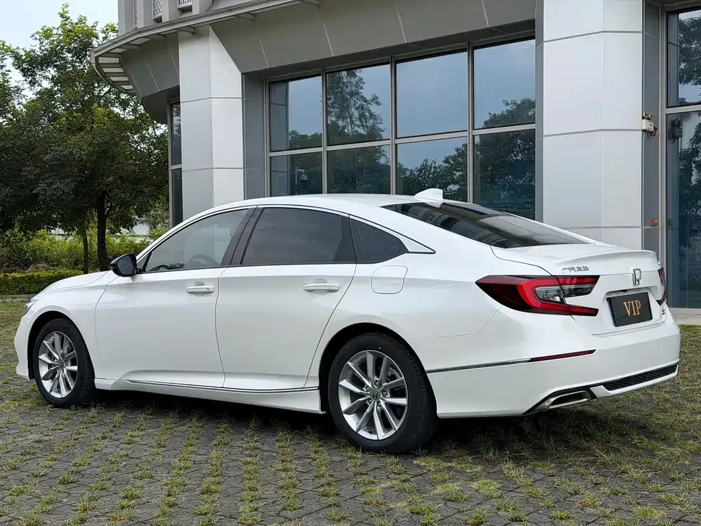 Honda Accord — фото 6