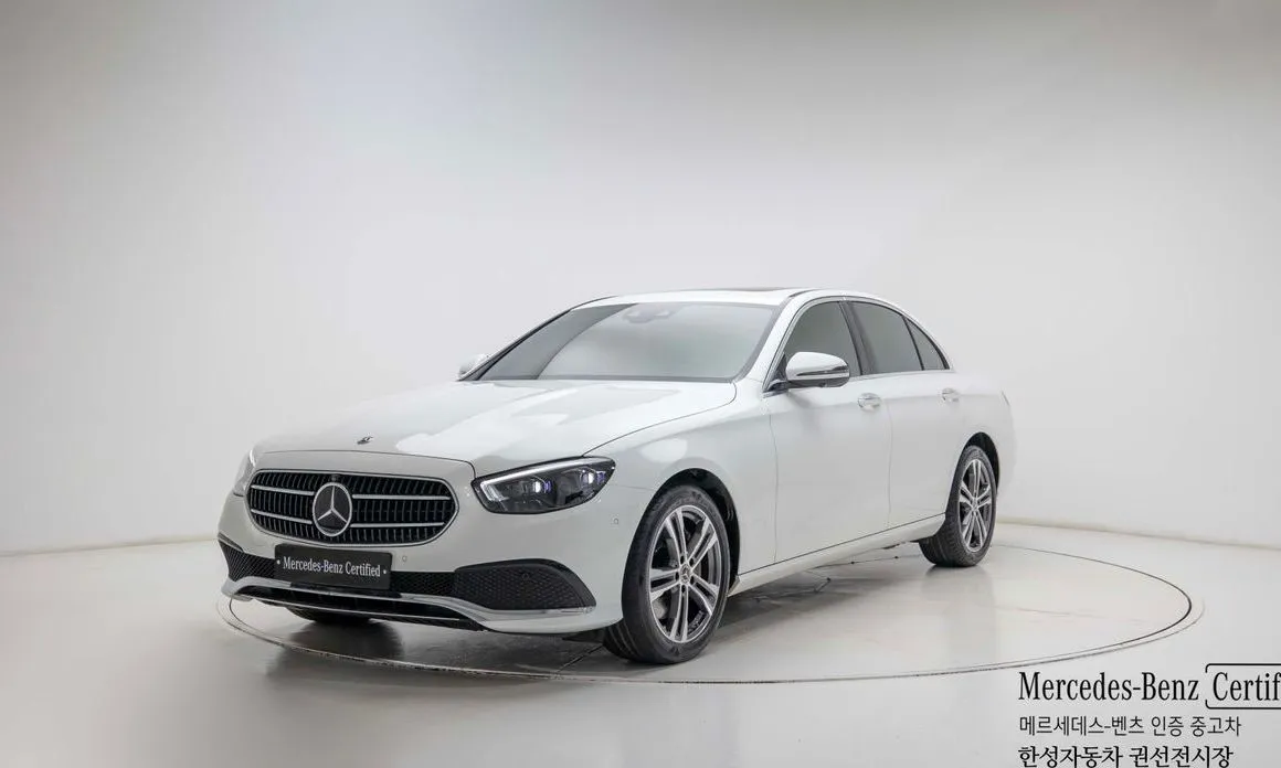 Mercedes-Benz E-Class — фото 1