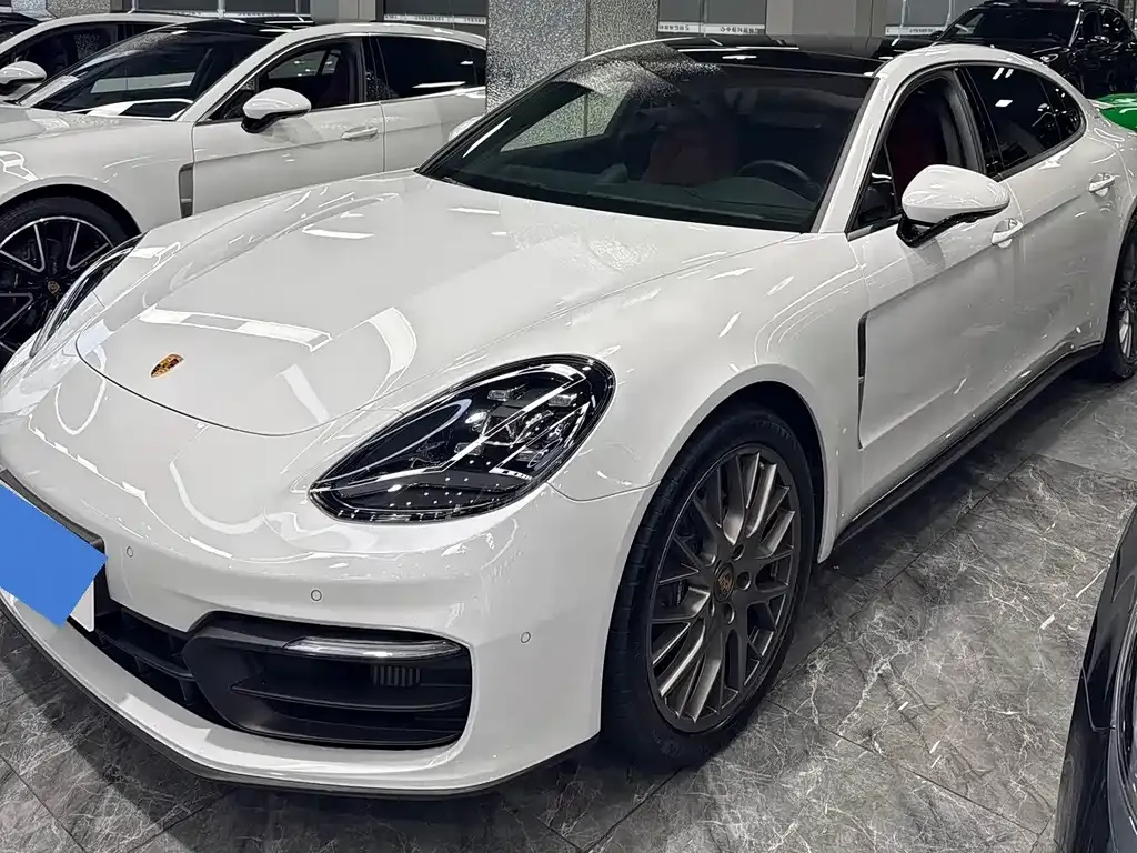Porsche Panamera — фото 1