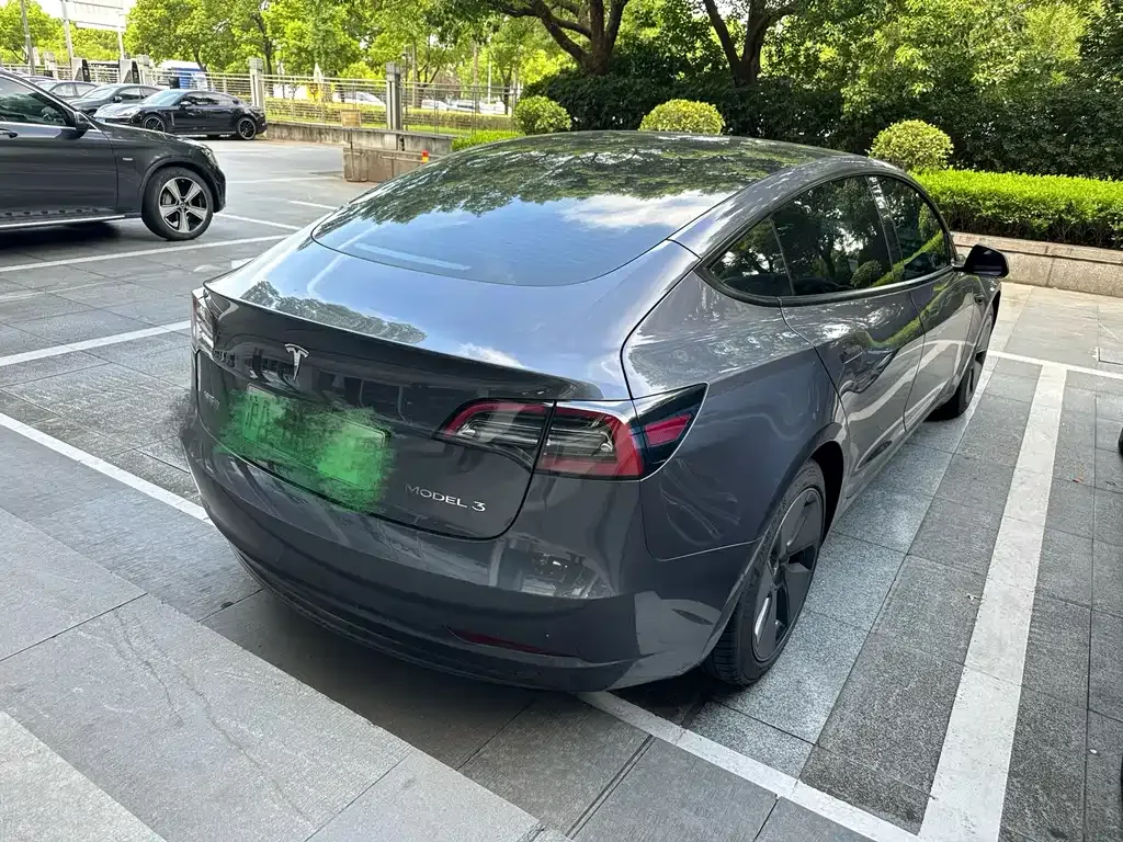 Tesla Model 3 — фото 8