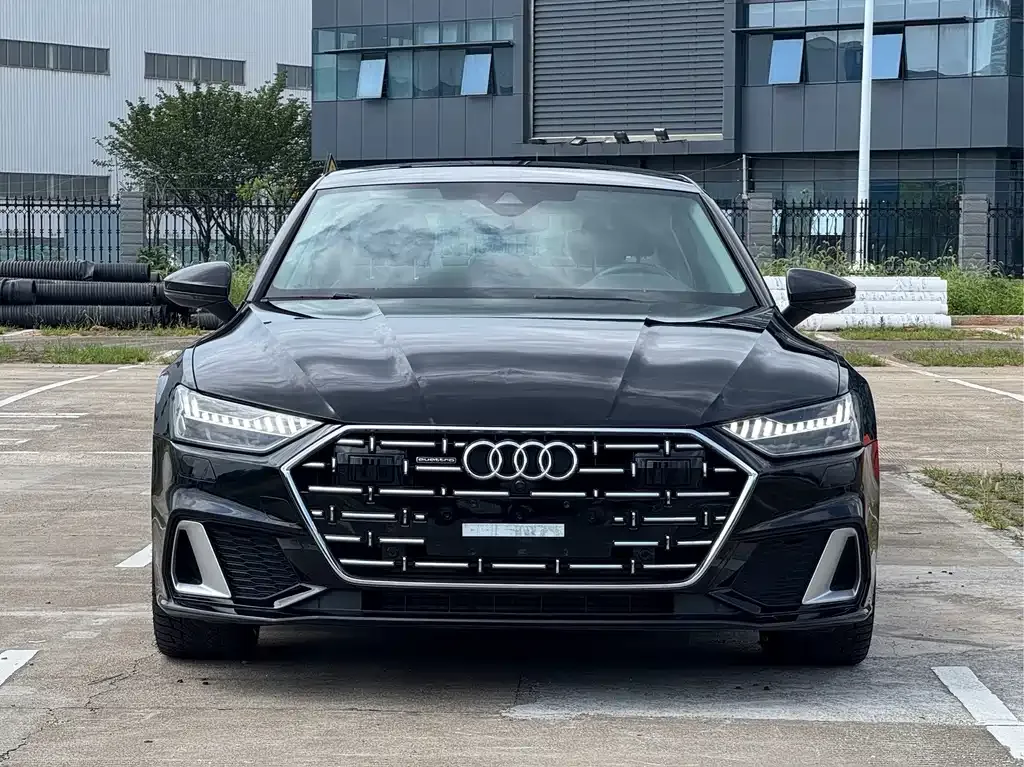 Audi A7L — фото 8