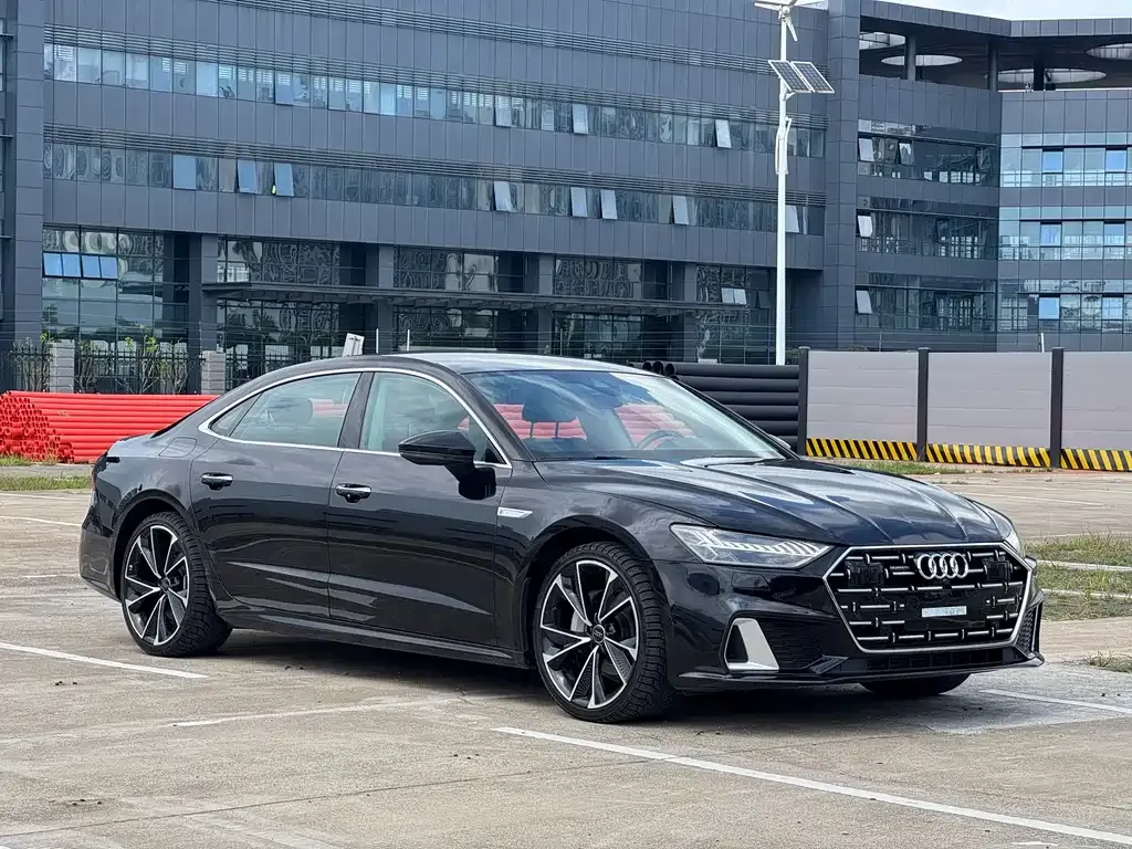 Audi A7L — фото 7