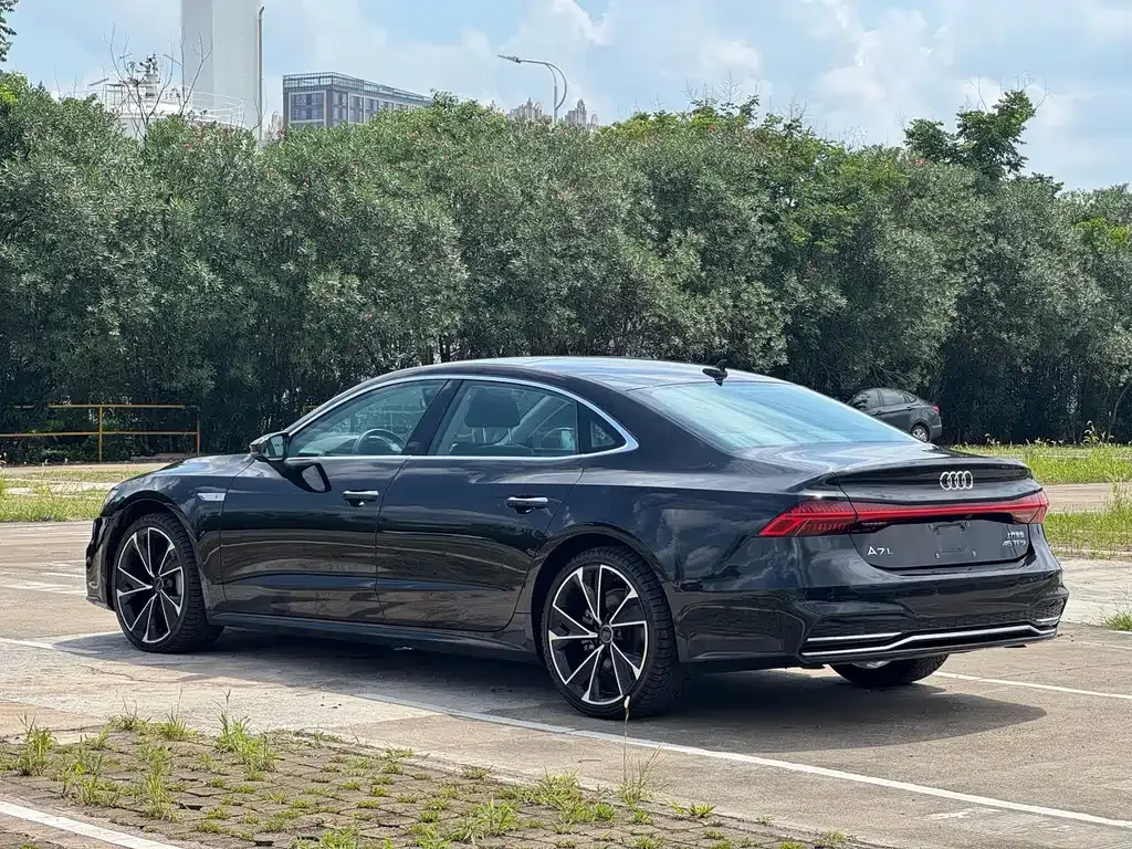 Audi A7L — фото 5