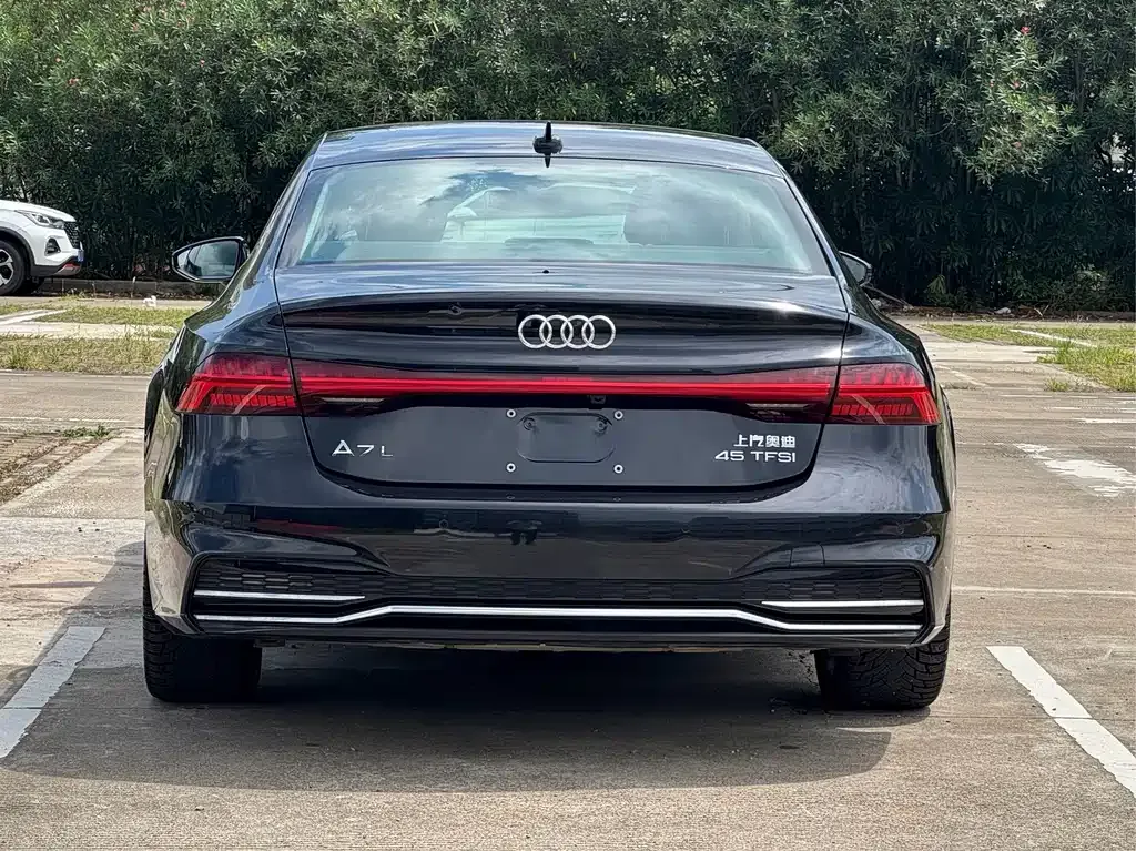 Audi A7L — фото 10