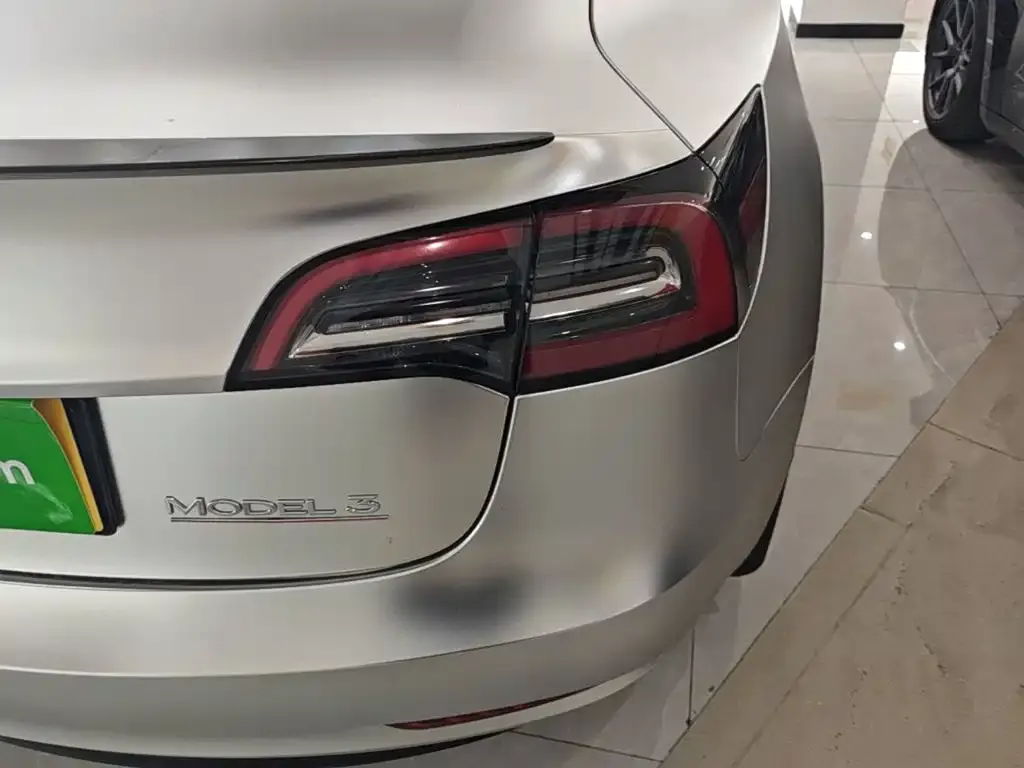 Tesla Model 3 — фото 2