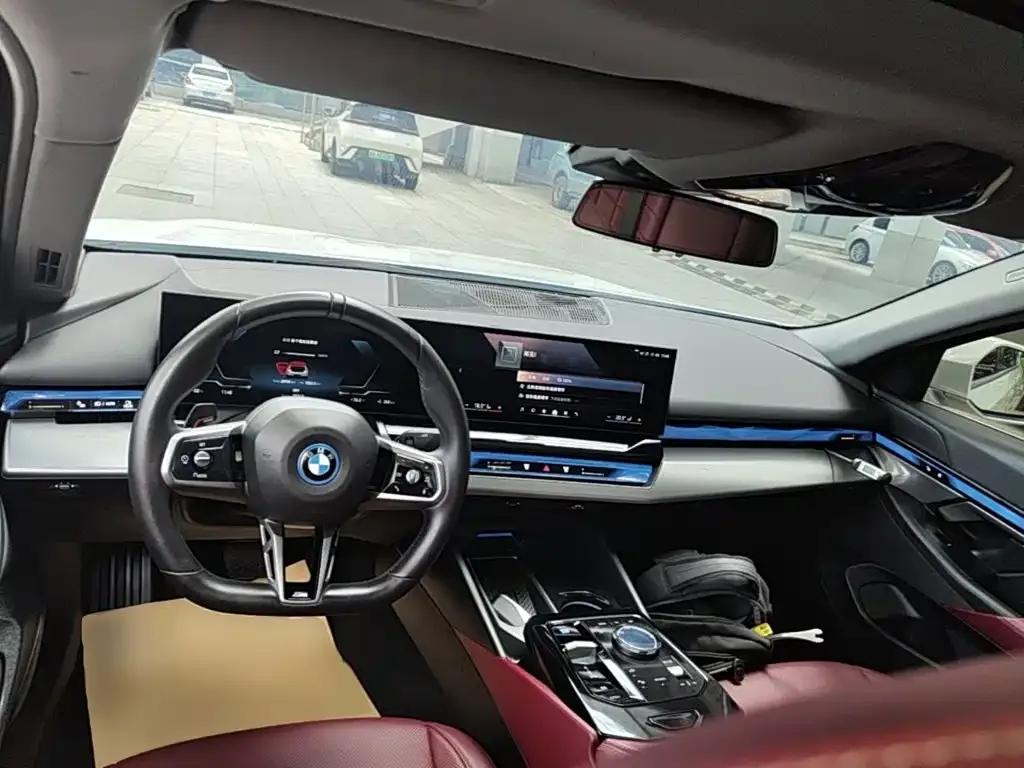 BMW i5 — фото 10