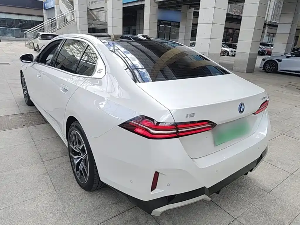 BMW i5 — фото 8