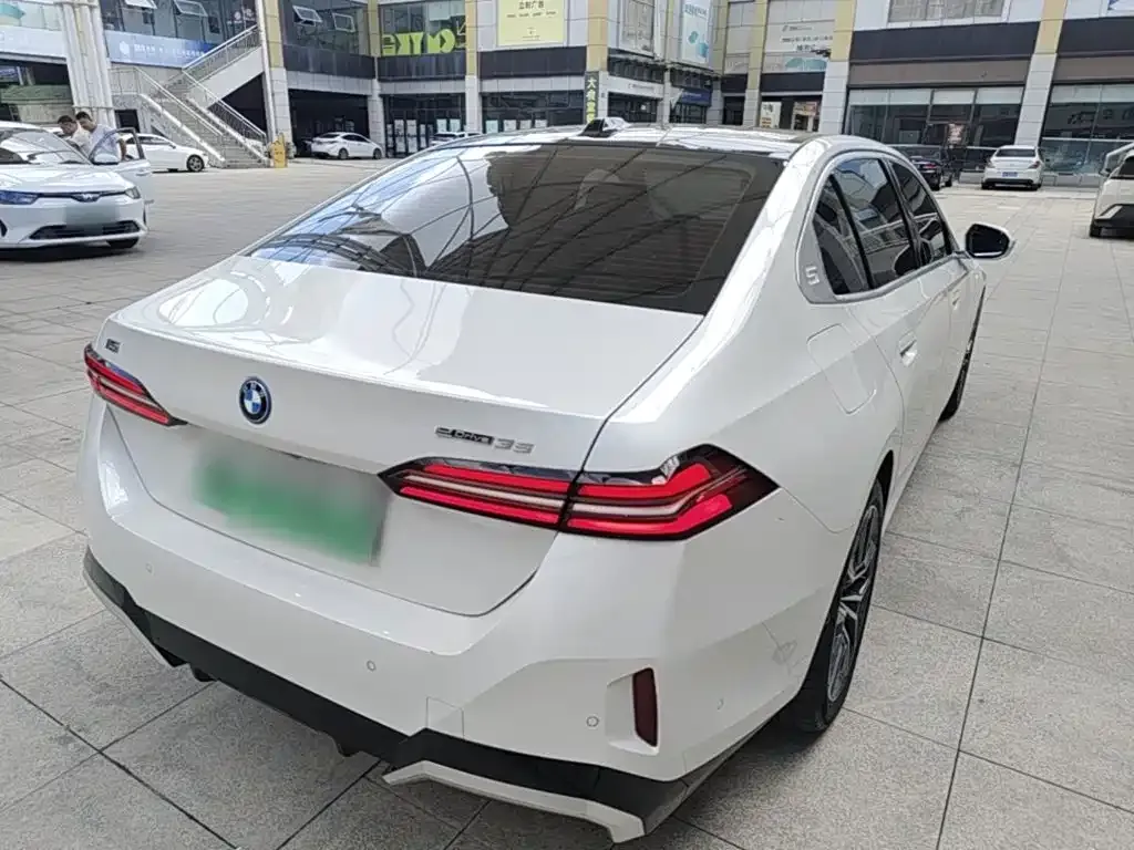 BMW i5 — фото 6