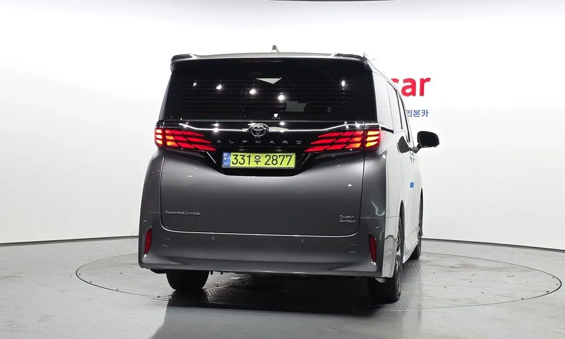 Toyota Alphard — фото 7