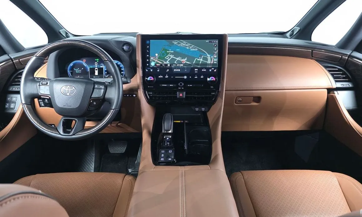 Toyota Alphard — фото 4