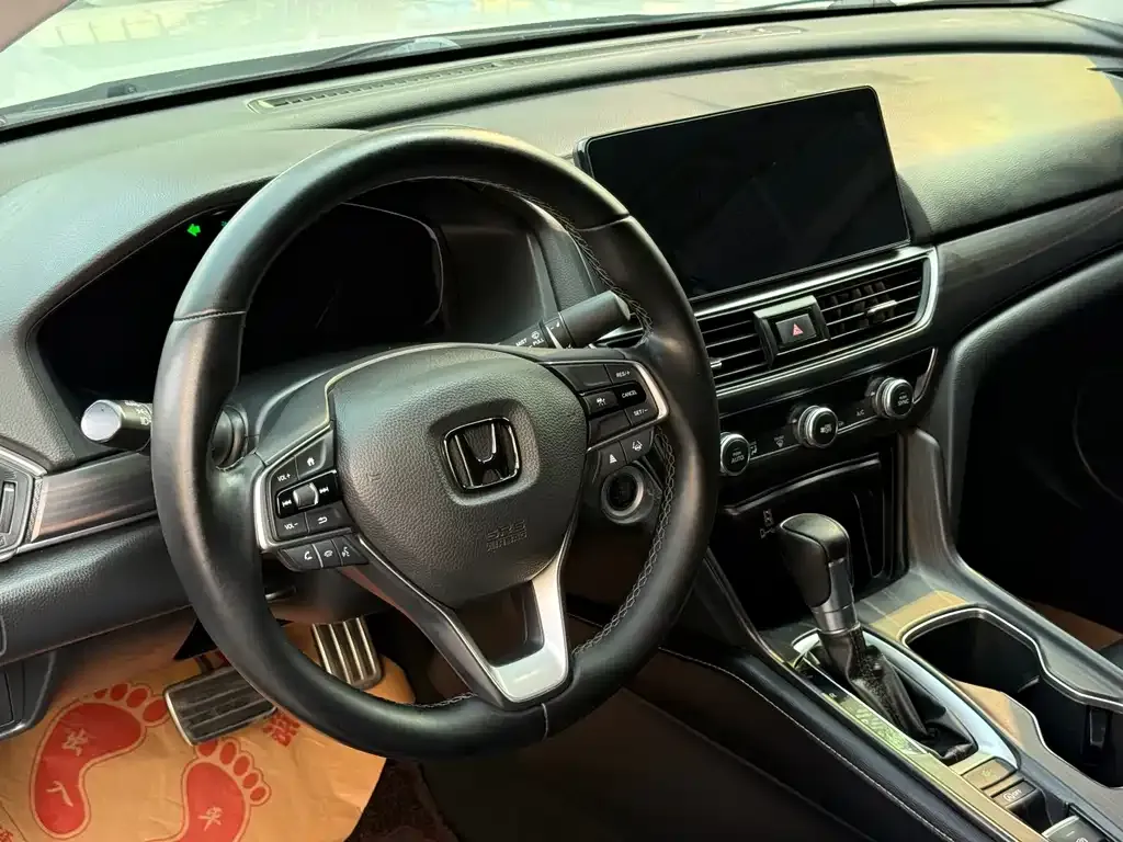 Honda Accord — фото 9