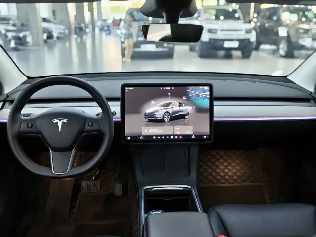 Tesla Model Y — фото 9