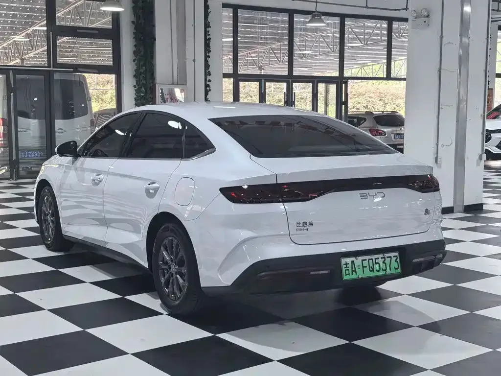 BYD Qin L — фото 7