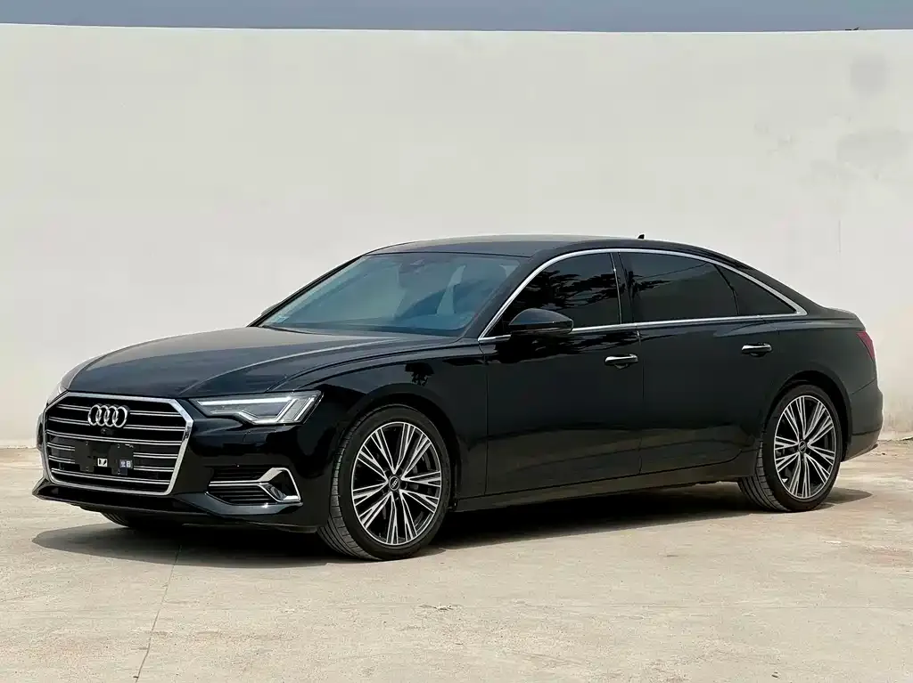 Audi A6L — фото 1