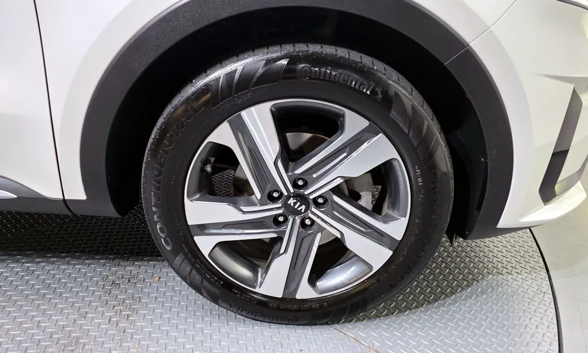 Kia Sorento — фото 10