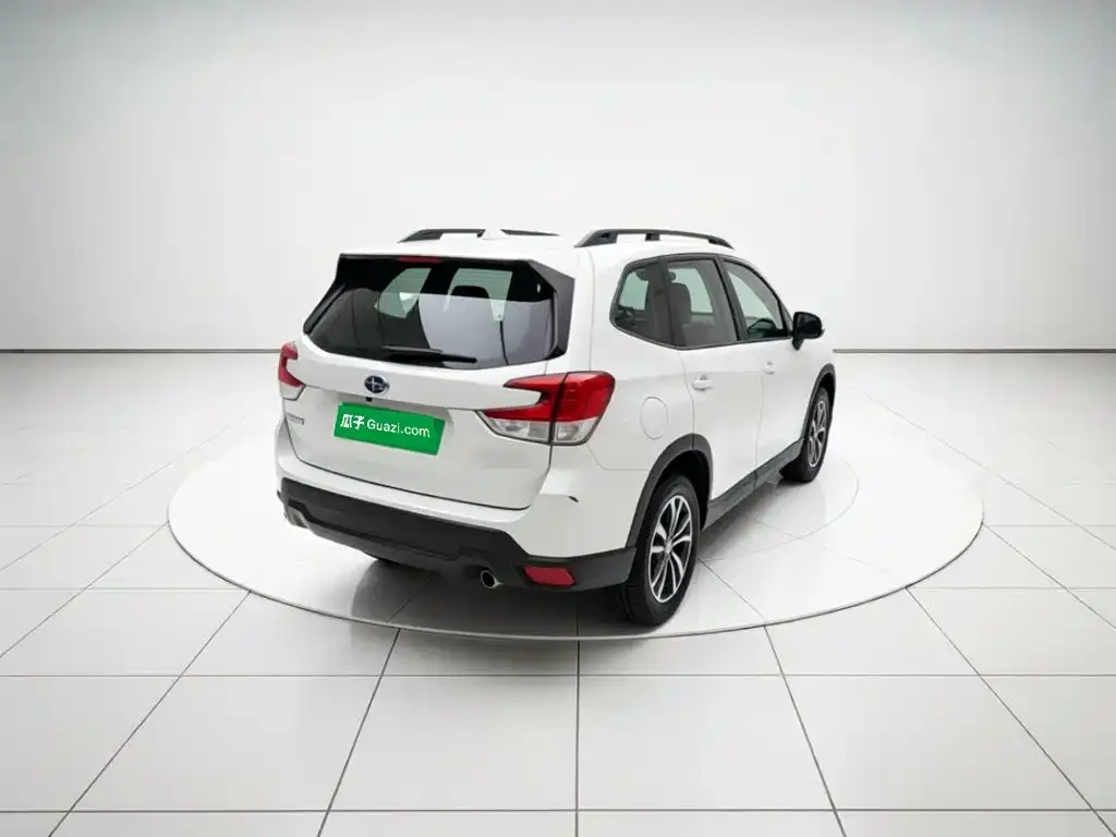 Subaru Forester — фото 3