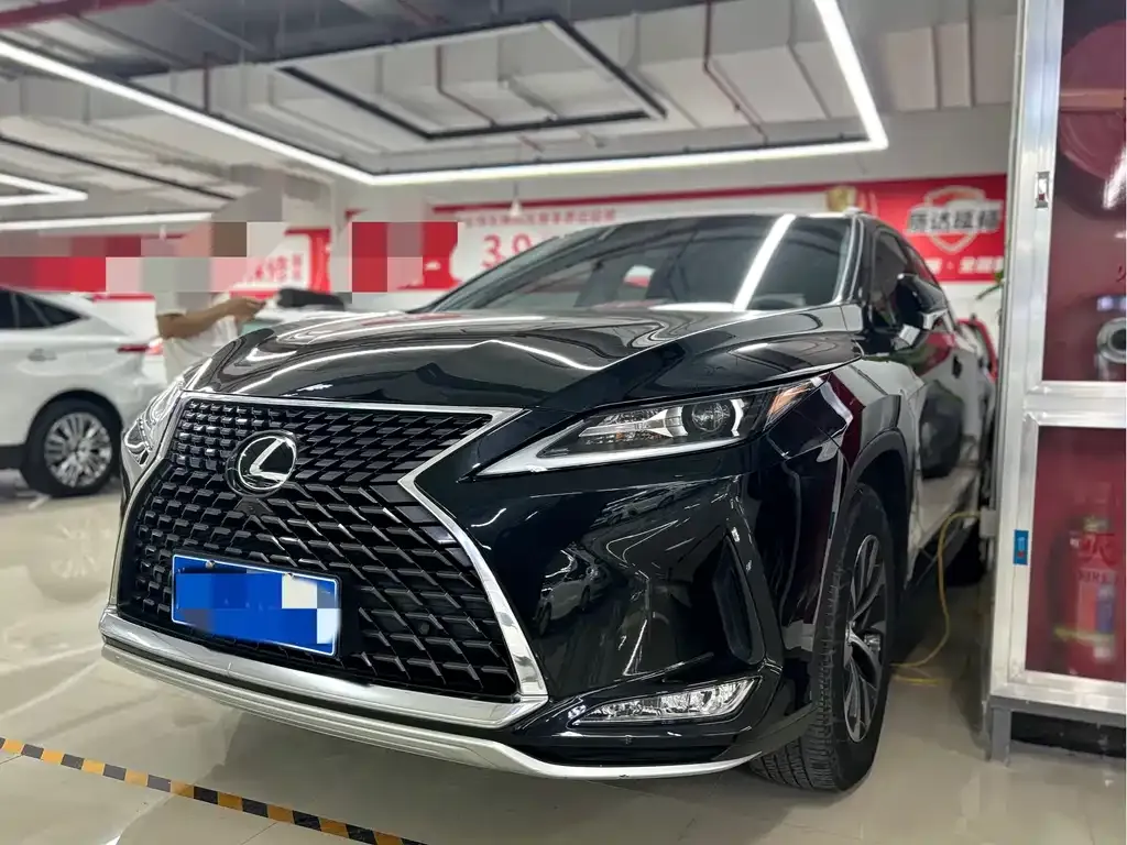 Lexus RX — фото 1