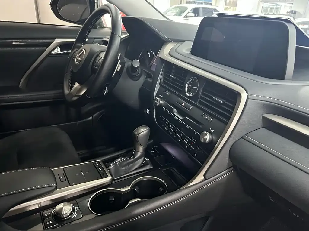 Lexus RX — фото 9