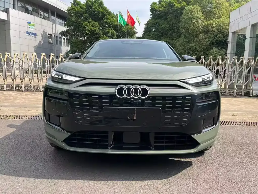 Audi Q6L e-tron — фото 9