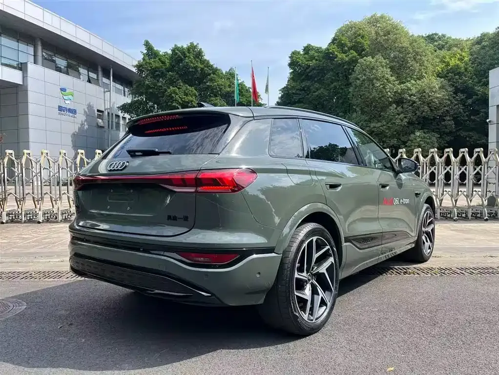 Audi Q6L e-tron — фото 6