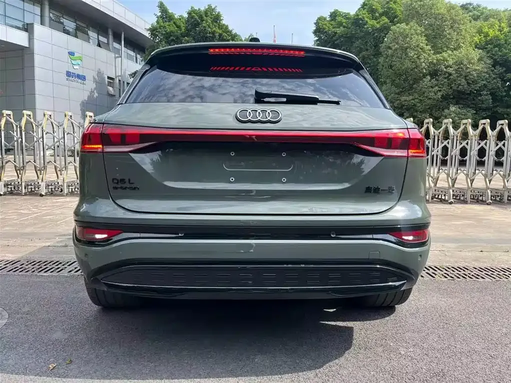 Audi Q6L e-tron — фото 5