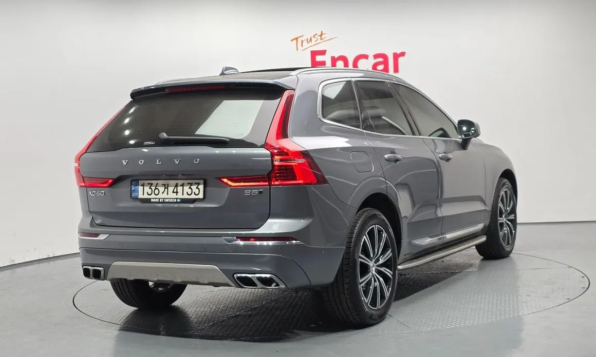 Volvo XC60 — фото 10