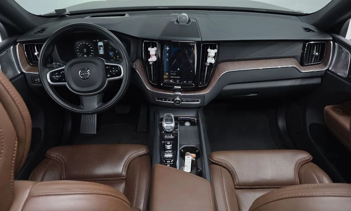 Volvo XC60 — фото 2