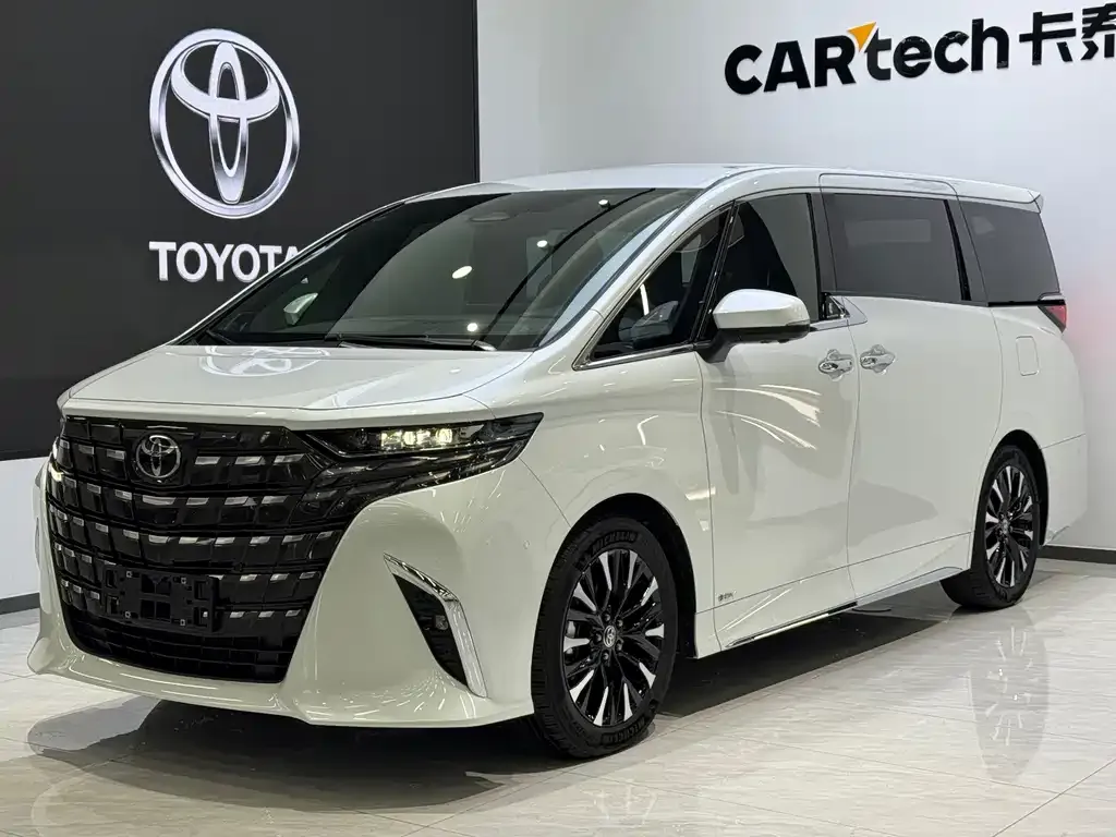 Toyota Alphard — фото 1