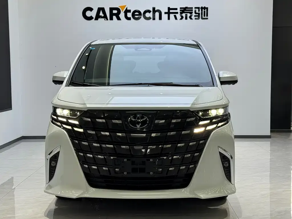 Toyota Alphard — фото 8