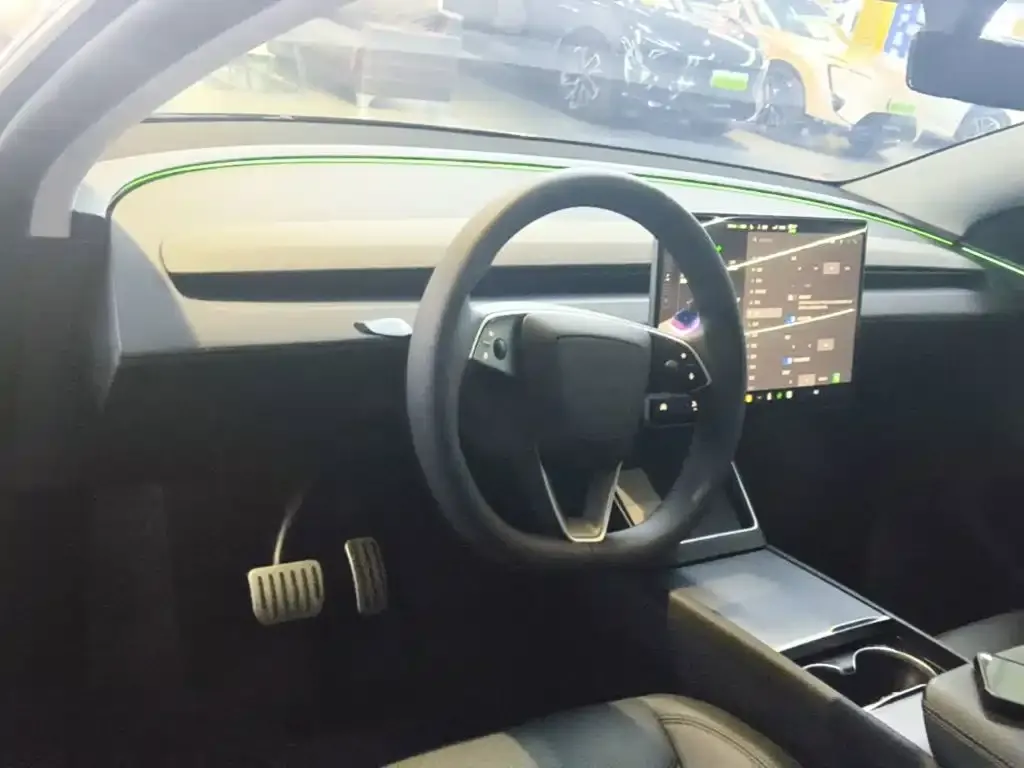Tesla Model Y — фото 3