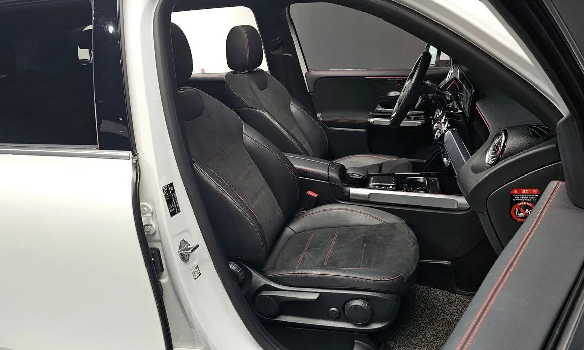 Mercedes-Benz GLB-Class — фото 10