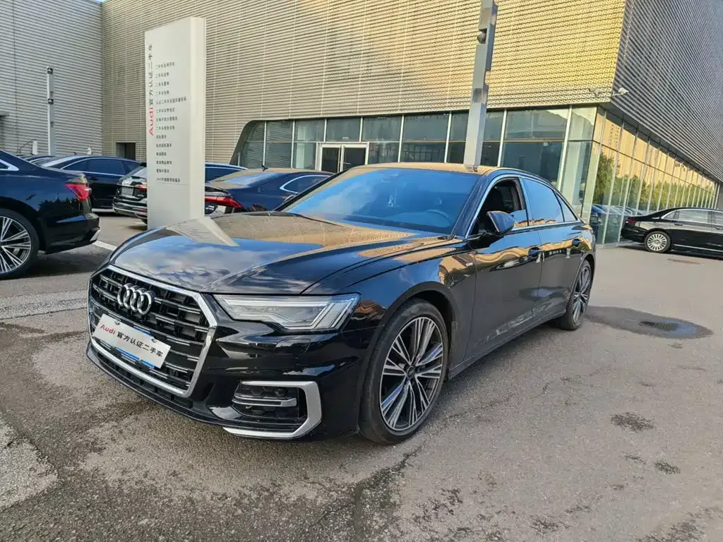 Audi A6L — фото 1