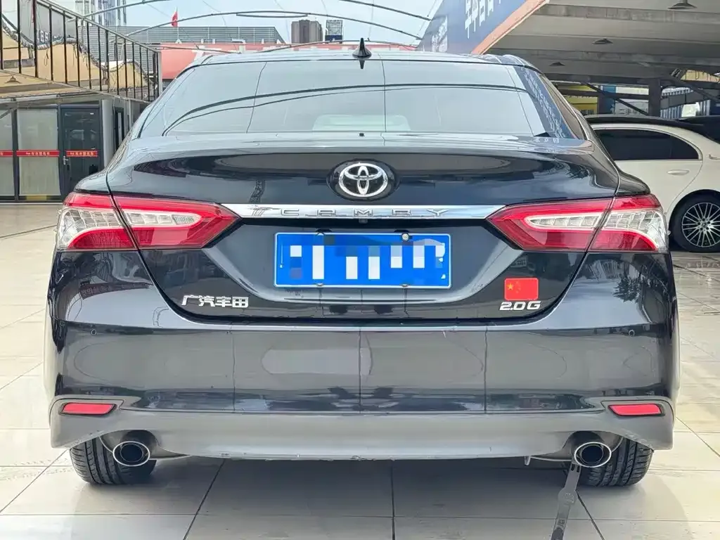 Toyota Camry — фото 7