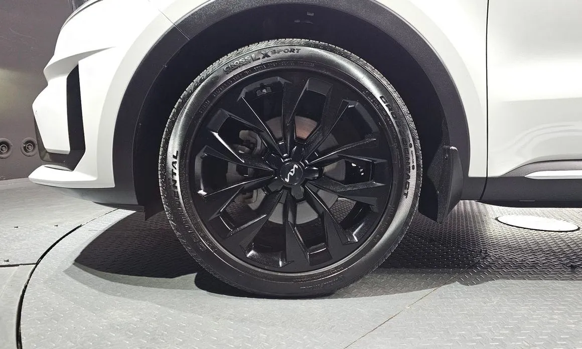 Kia Sorento — фото 10