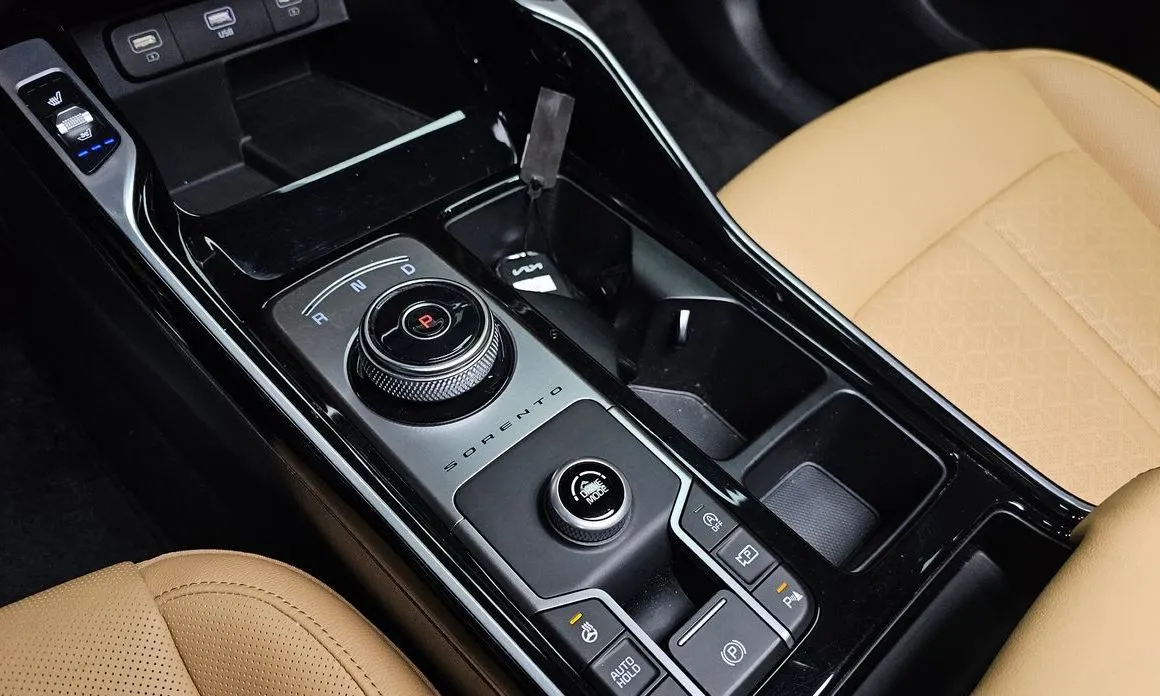 Kia Sorento — фото 7