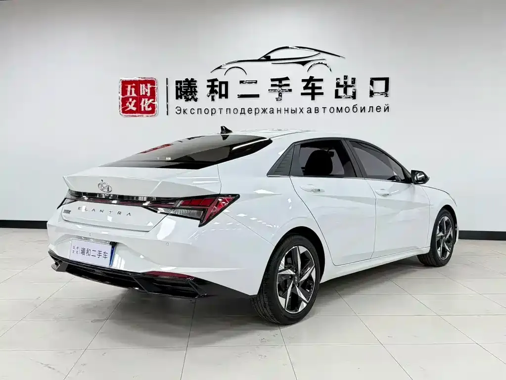 Hyundai Elantra — фото 9
