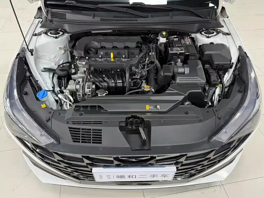Hyundai Elantra — фото 10