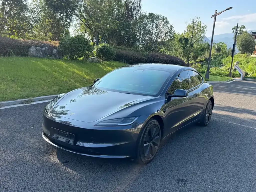 Tesla Model 3 — фото 9