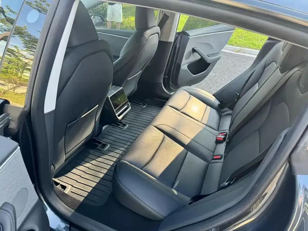 Tesla Model 3 — фото 4