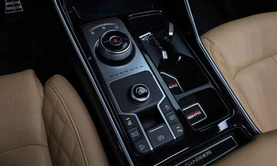 Kia Sorento — фото 9