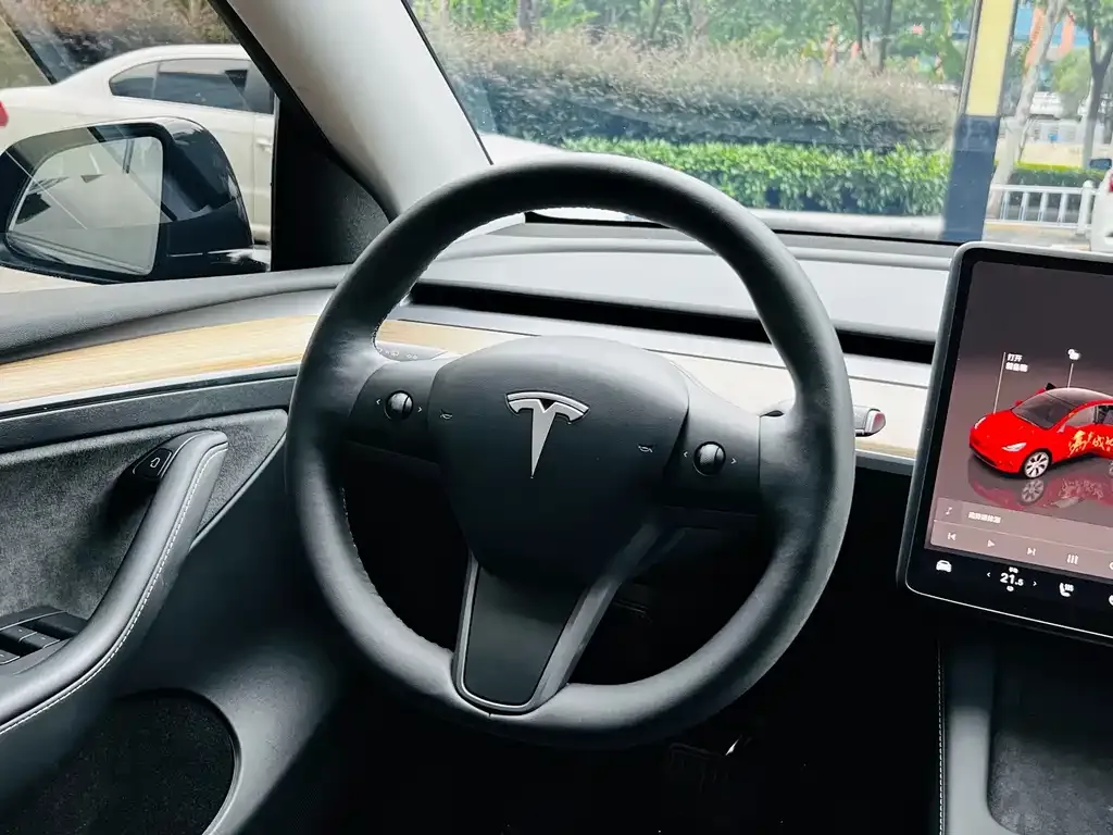 Tesla Model Y — фото 7