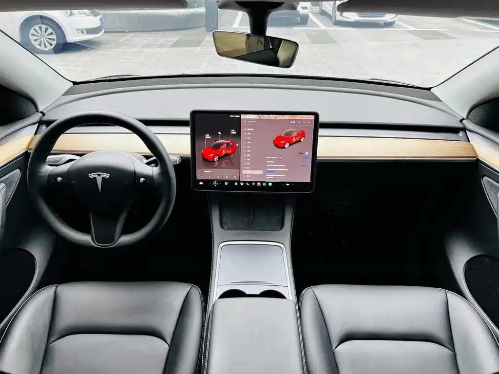 Tesla Model Y — фото 6