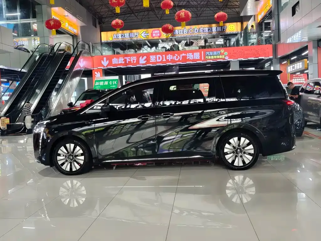 GAC Motor 传祺E8 PHEV — фото 5